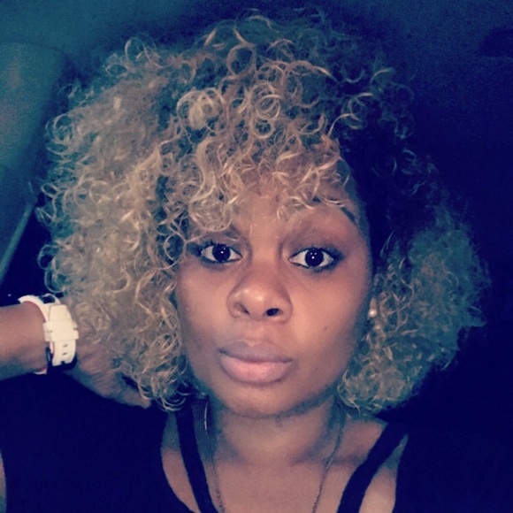 Meet your Posher, Lauren ashley - Picture 1 of 1